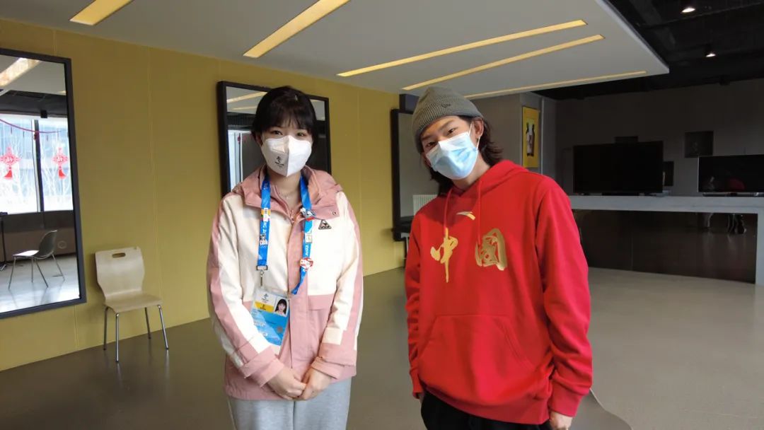 苏翊鸣18岁生日当天接受专访：“站在雪板上就是最开心的时候。”