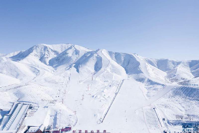 王伟杰(冬季旅游线路几多“应景”)