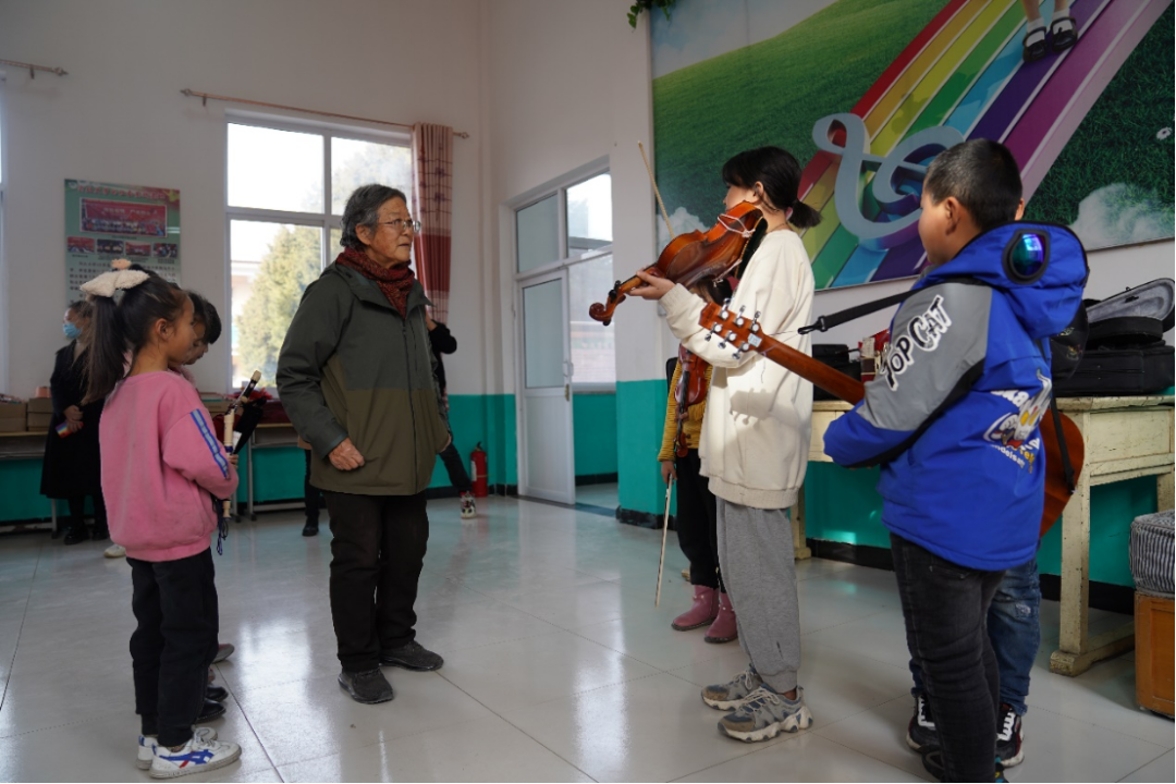 中国奥运会都有哪些小孩参加过(马兰孩子登上冬奥开闭幕式！她功不可没)