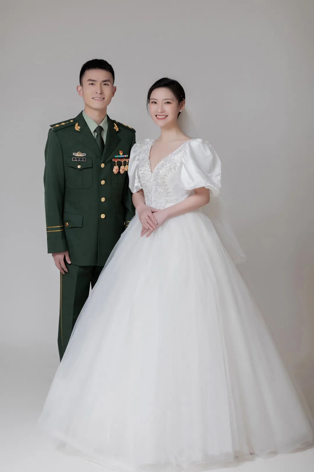 喜上加喜！新婚夫妻双双荣立三等功，婚礼现场收到立功喜报