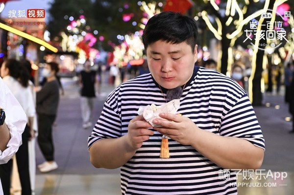 《把一百个女孩送回家》第五季举办了以多维视点解读女性的电影。