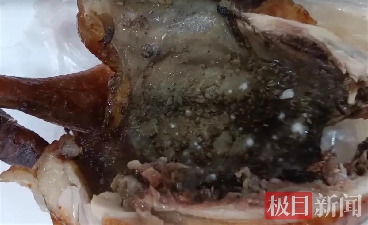 大润发回应“烤鸡发霉变质”：卖出4只仅1只有问题