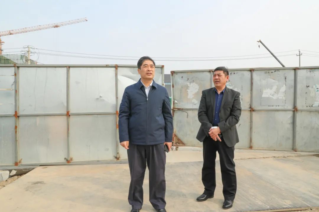 济南新材料产业园区管委会主任韩利师调研项目建设