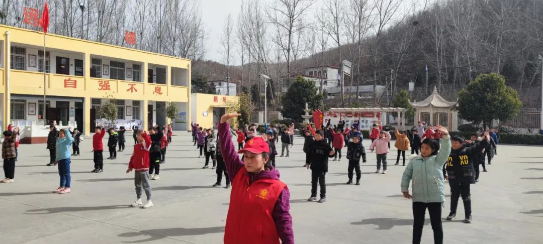 镇平县举办健身气功进校园志愿服务活动