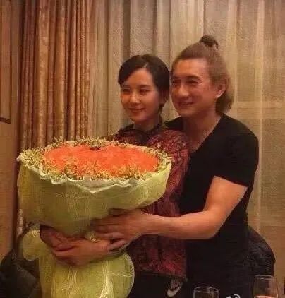 前妻的儿子（前妻变优秀了前夫心理）