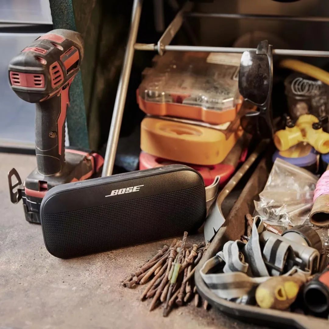 Bose户外新玩具来了！可随时聆听的SOUNDLINK FLEX蓝牙扬声器