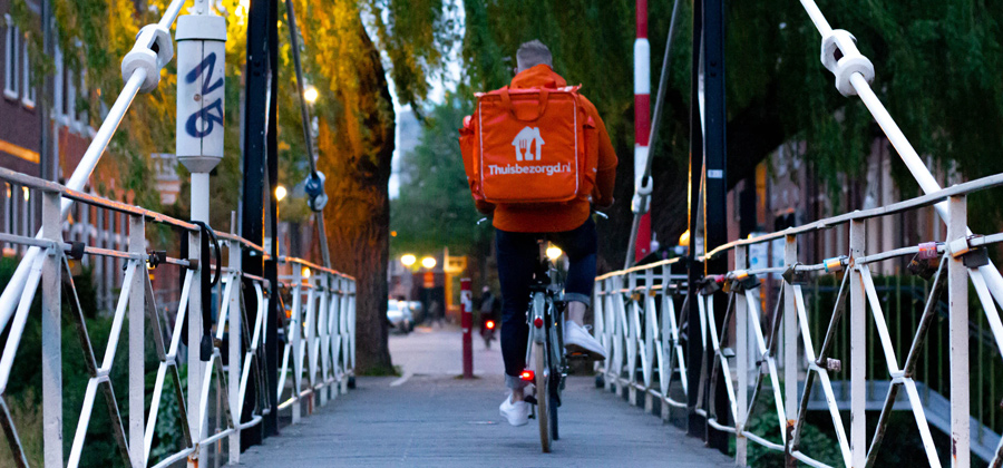 互联网大厂为何都爱“送外卖”？