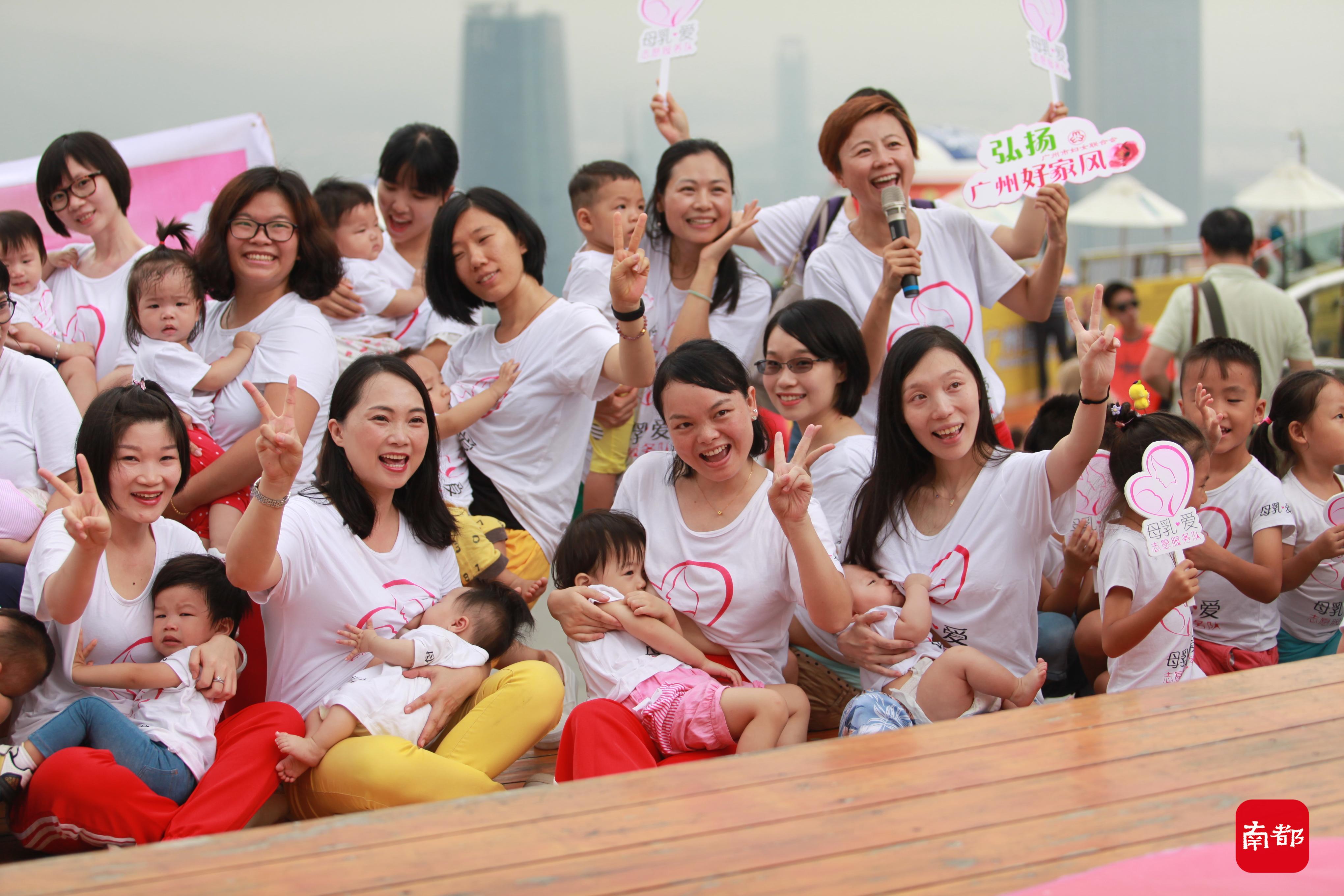 中国母乳捐赠第一人：她和万名妈妈志愿者，9年捐了8吨母乳