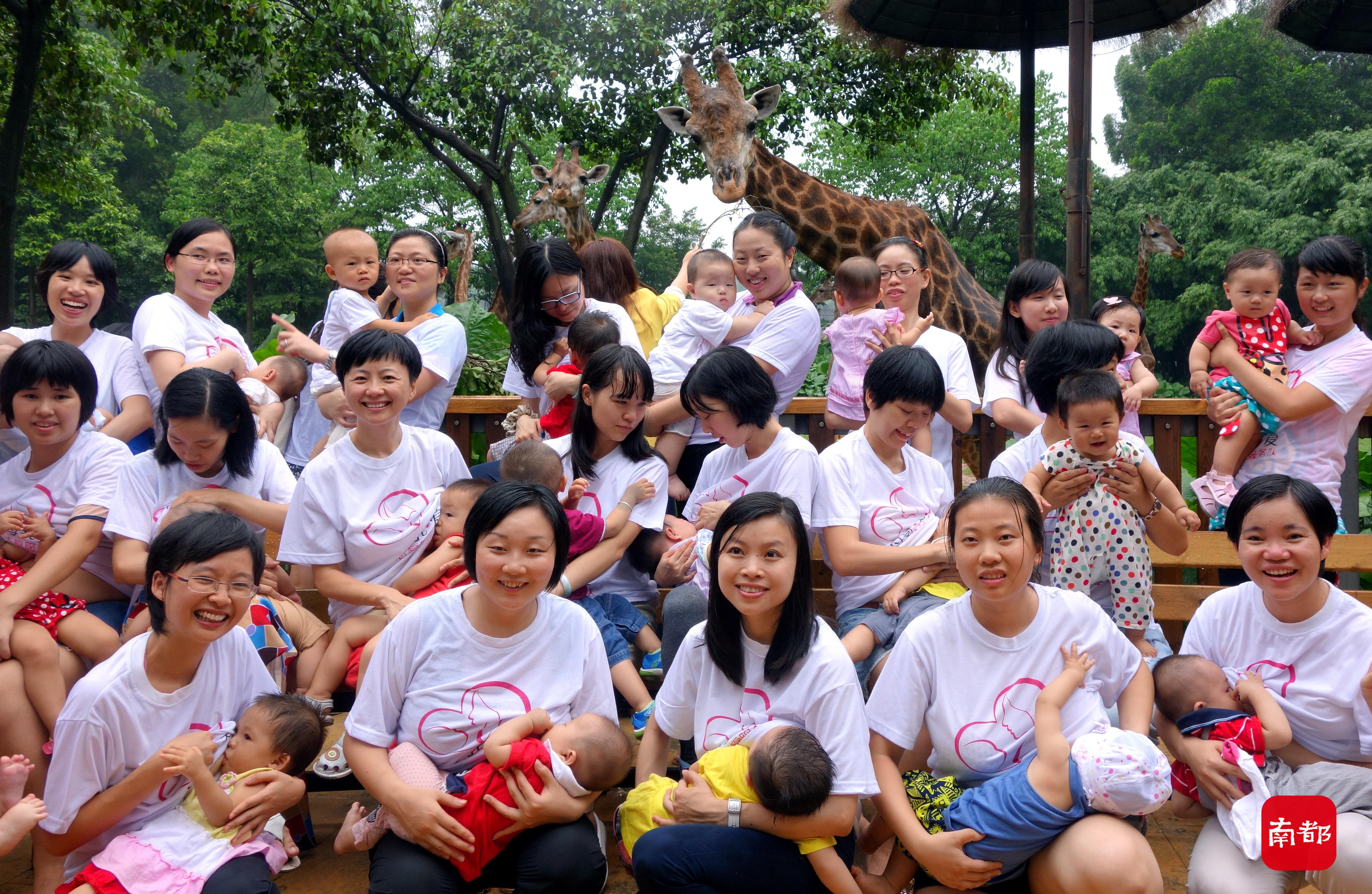 中国母乳捐赠第一人：她和万名妈妈志愿者，9年捐了8吨母乳