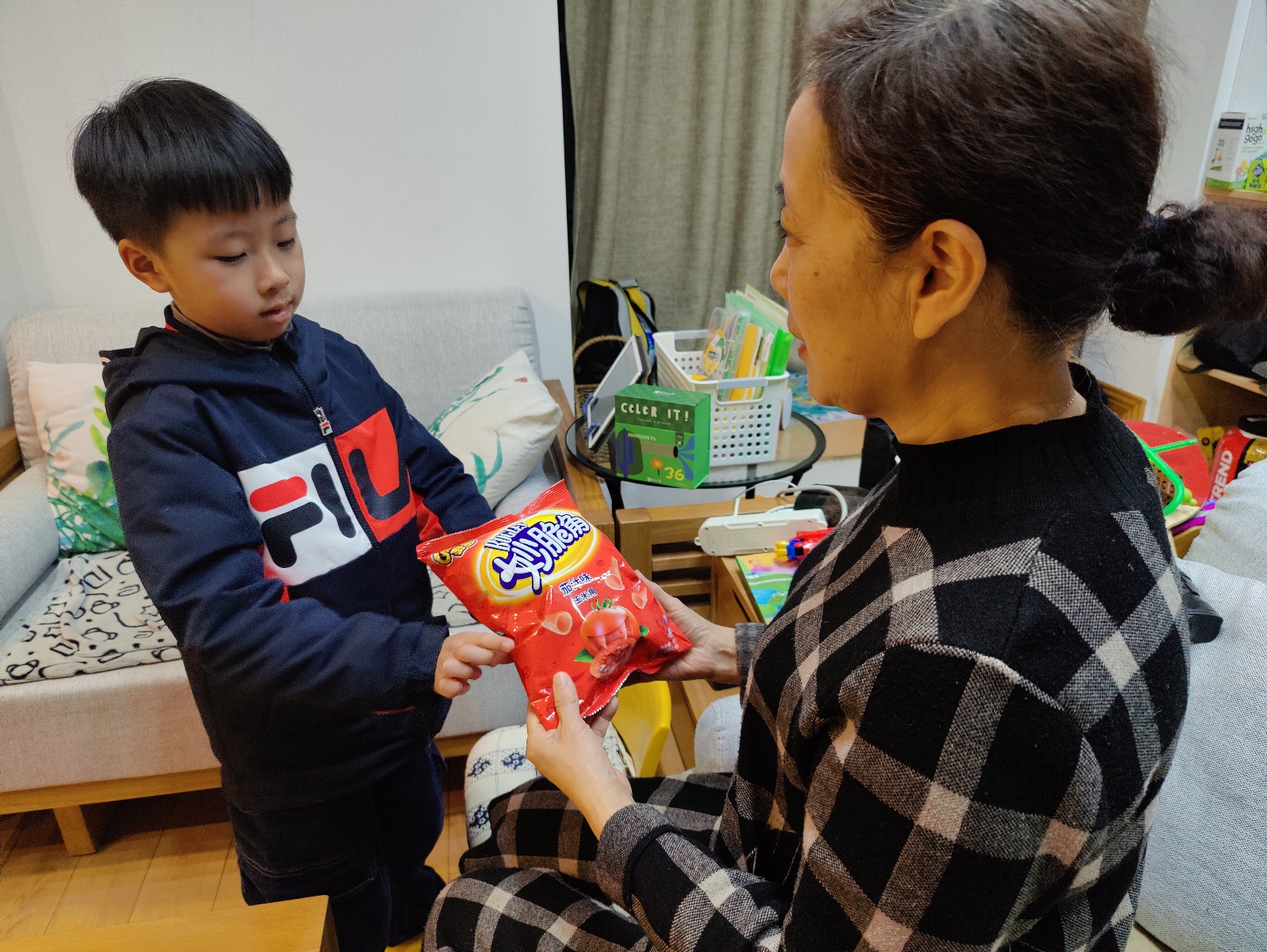 我给妈妈买礼物——宁波市第二幼儿园妇女节感恩活动顺利开展