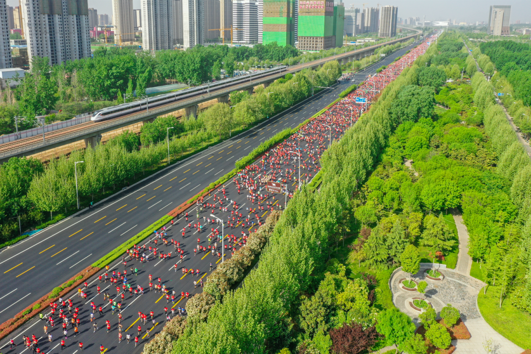 郑开马拉松报名人数(第十五届郑开马拉松预报名开启，39000人将在这个春天开跑)