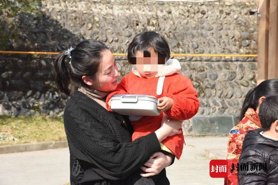 奥运火炬手唐雪梅回到家乡分享运动人生“人人都能成为最好的自己”