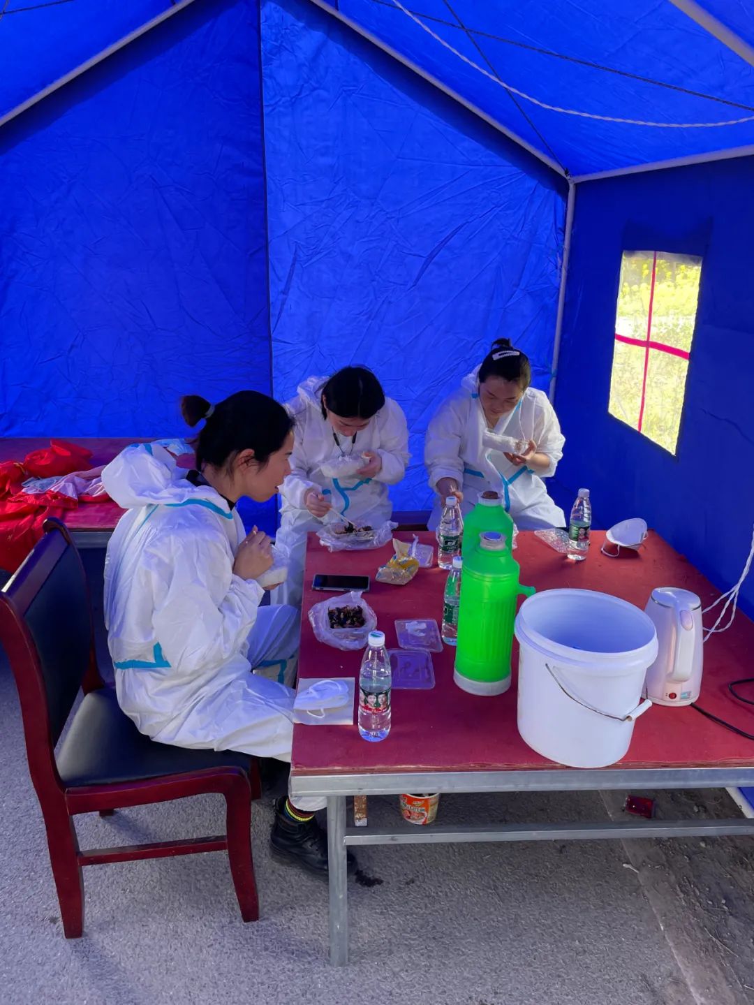 【防疫一线】安徽当涂：凌晨集结，“检察蓝”变身“抗疫白”