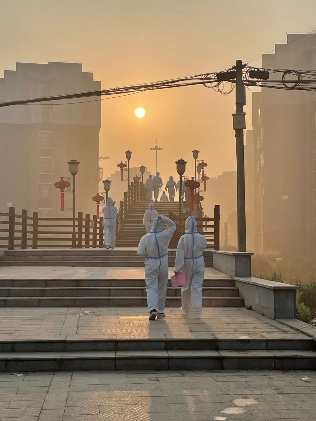 【防疫一线】安徽当涂：凌晨集结，“检察蓝”变身“抗疫白”