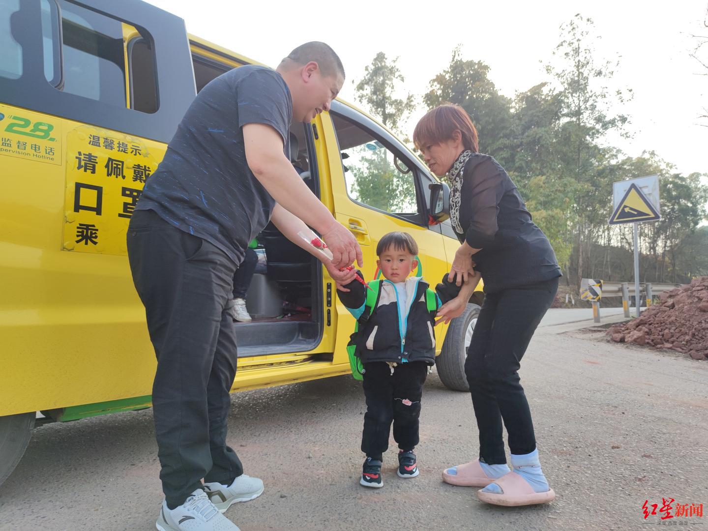 实地走访山村“小校车”：如何既方便学生赢了口碑，又能收获经营的“金杯”？