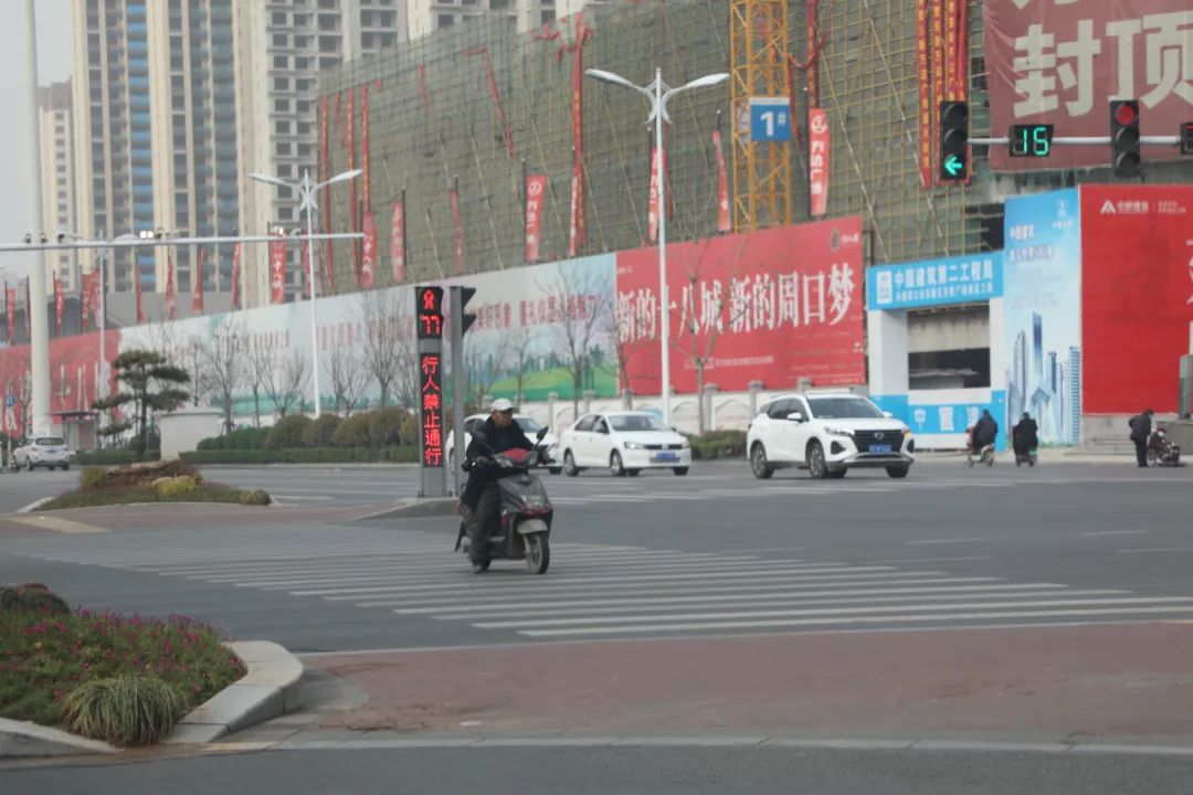 曝光台丨一批违反交通信号灯行驶的车辆大曝光