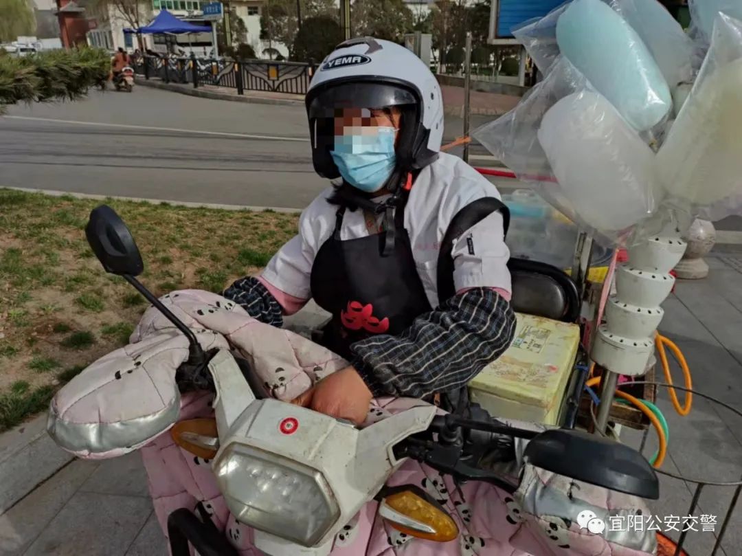 曝光台丨一批违反交通信号灯行驶的车辆大曝光