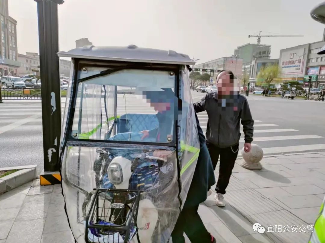 曝光台丨一批违反交通信号灯行驶的车辆大曝光