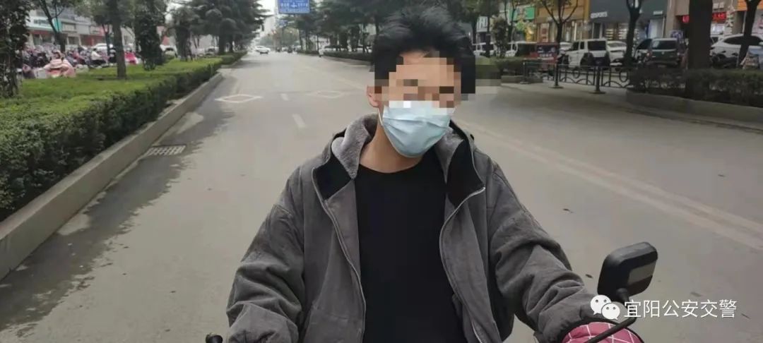 曝光台丨一批违反交通信号灯行驶的车辆大曝光