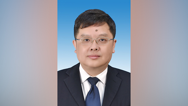 就任辽宁工程技术大学副校长两年后，清华大学聘请教授岑松履行了新的任务。