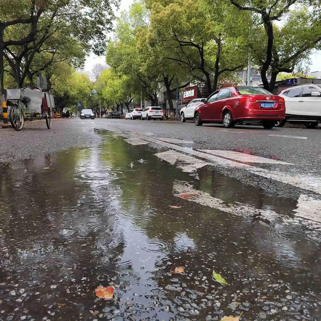 ����һѧ����ѧ·�ϱ���һ��ˮ�����������ˣ���ֺܽ���