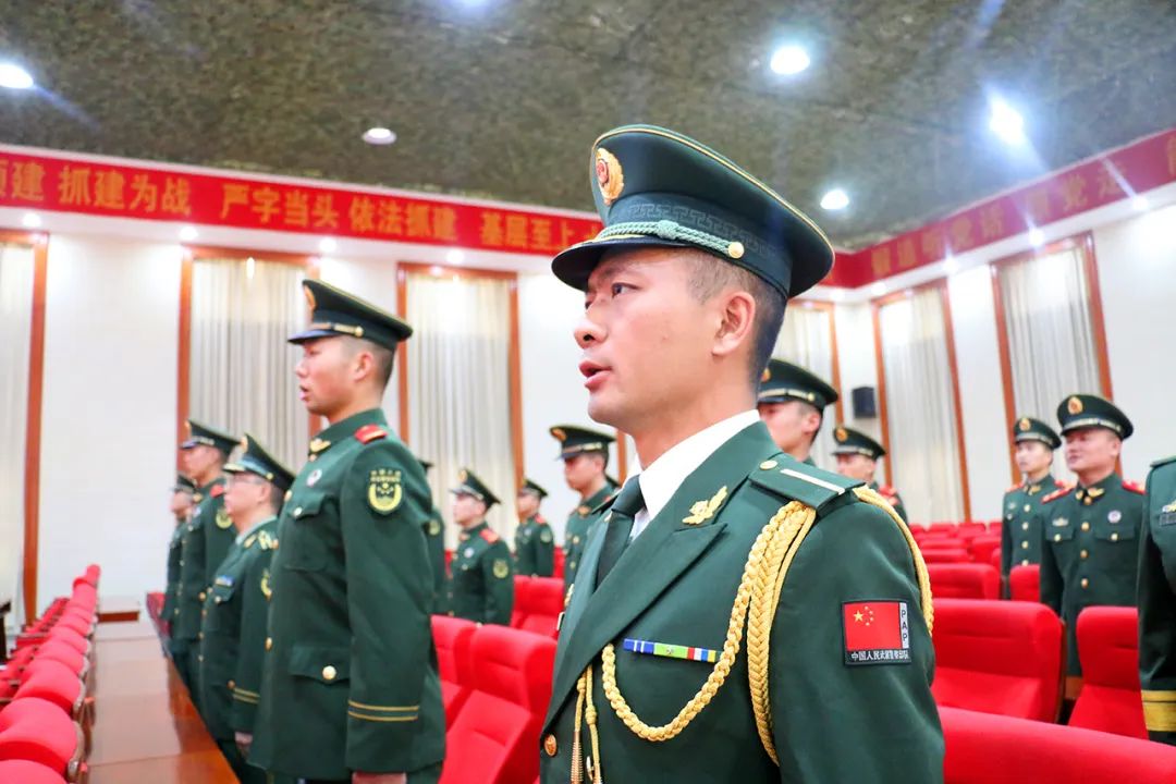 少尉警官,首次授衔仪式来了!
