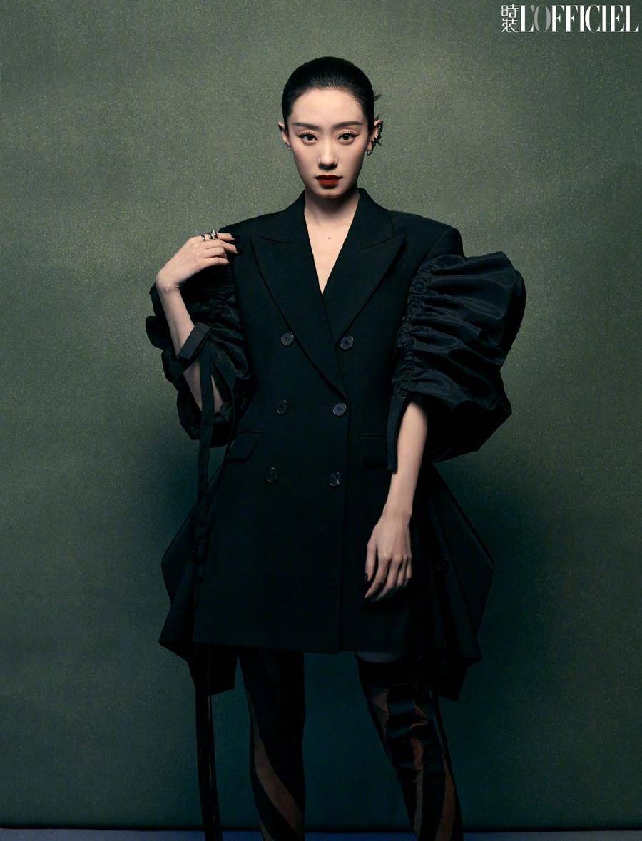 张小斐时尚大片 古典感十足