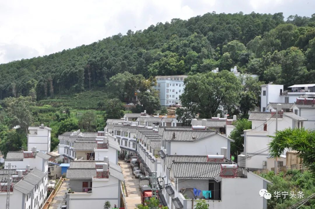 华宁县建设宜居宜业新农村