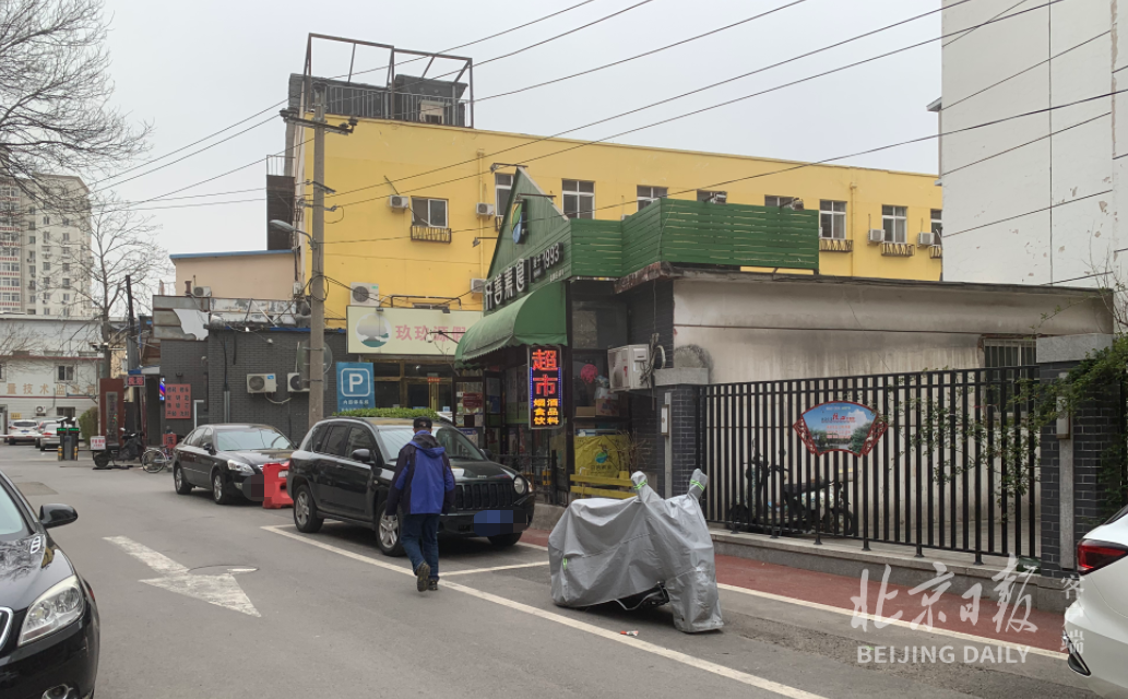 爭議！摩托車到底該不該停在機(jī)動車停車位上？交警釋疑