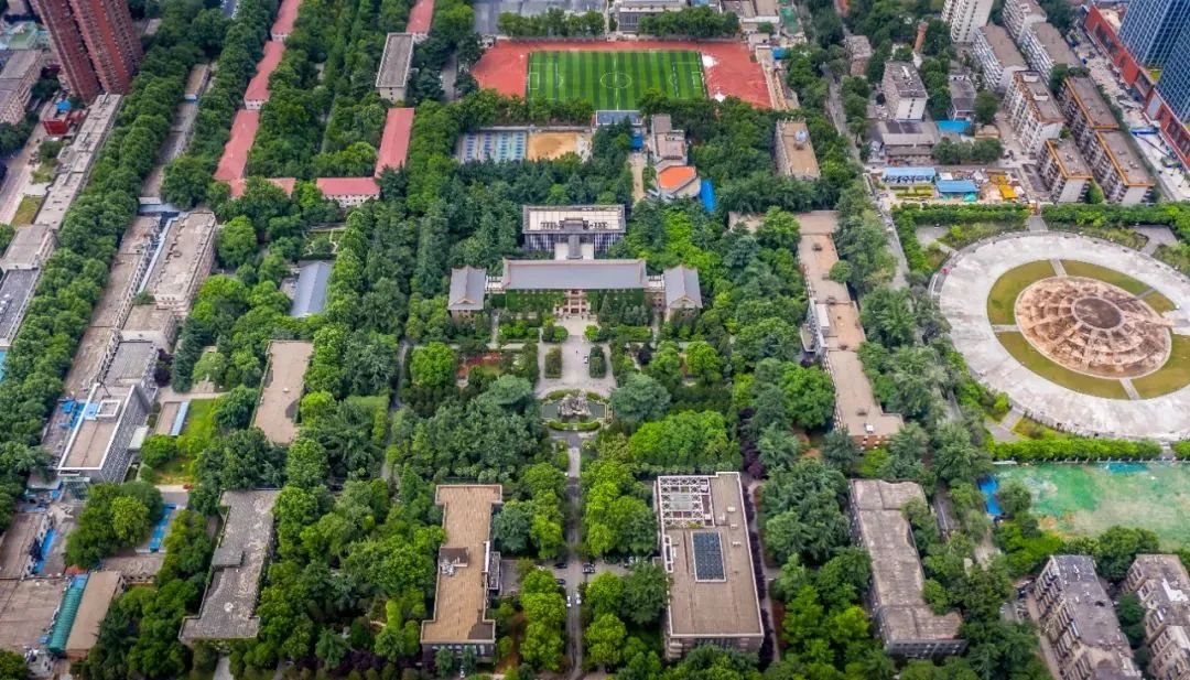 大学丨它是“西部红烛”，教师的摇篮，每年2000多人免费上