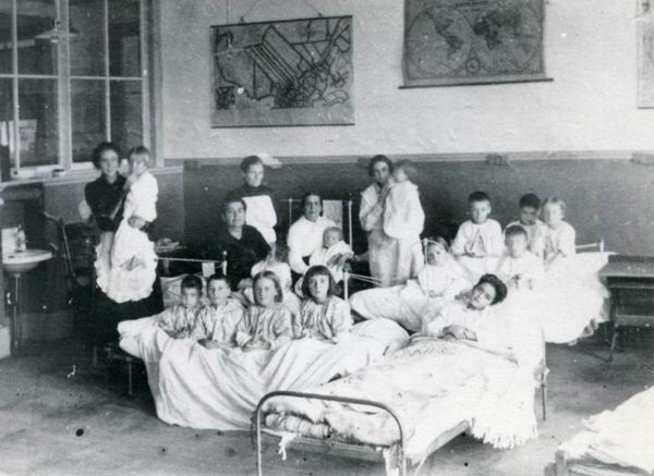 “失去的一代”：1918大流感孤儿