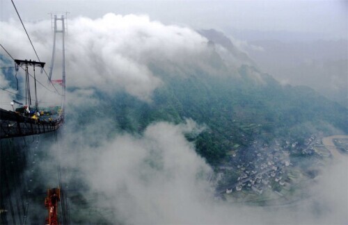 天堑变通途，“家庭”连上了“幸福”-写在矮寨大桥通车10周年之际