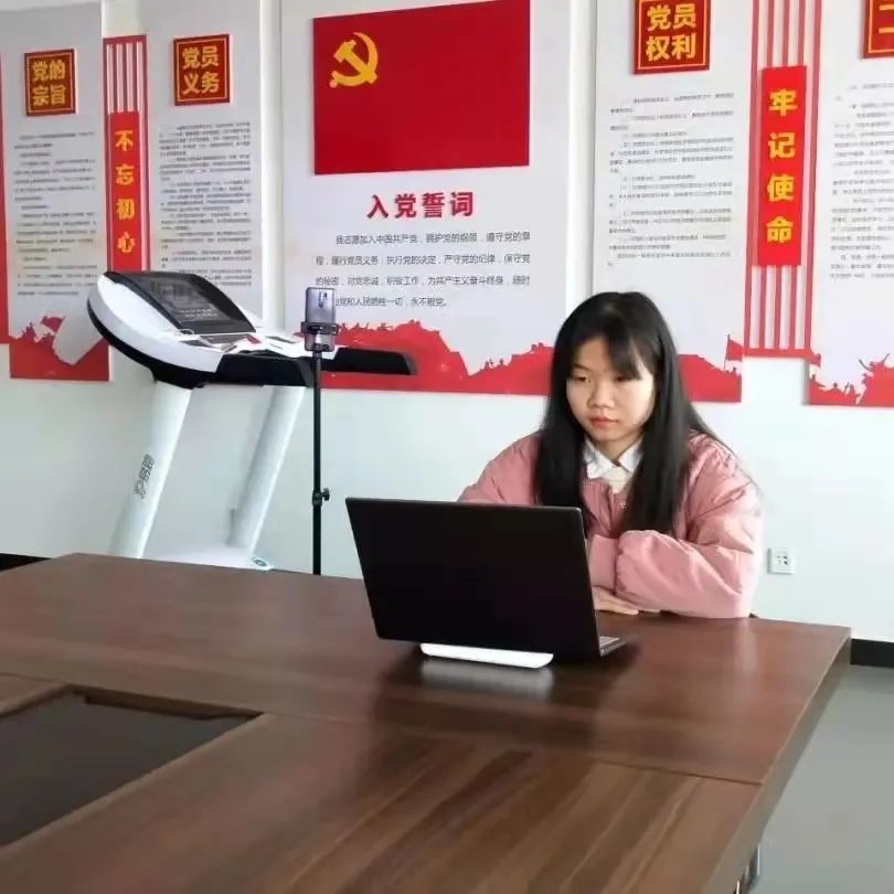 “各位老师好！很高兴能够通过初试进入复试环节！”