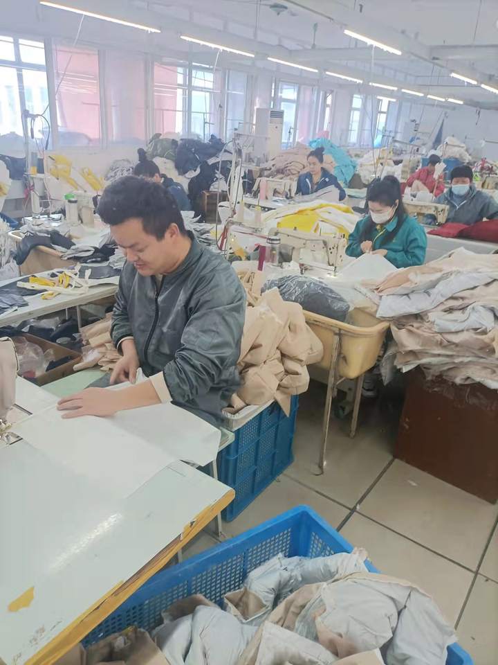 嘉興南湖國際實驗學校設(shè)計了一款腰袋(圖10) 嘉興南湖國際實驗學校設(shè)計了一款腰袋(圖10)