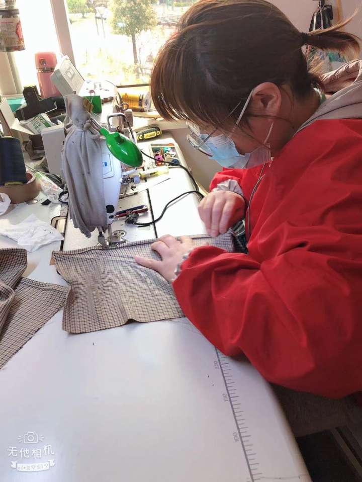 嘉興南湖國際實驗學校設(shè)計了一款腰袋(圖12) 嘉興南湖國際實驗學校設(shè)計了一款腰袋(圖12)