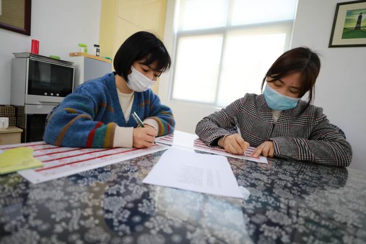 嘉興南湖國際實驗學校設(shè)計了一款腰袋(圖17) 嘉興南湖國際實驗學校設(shè)計了一款腰袋(圖17)