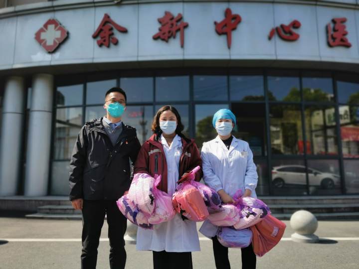 嘉興南湖國際實驗學校設(shè)計了一款腰袋(圖23) 嘉興南湖國際實驗學校設(shè)計了一款腰袋(圖23)