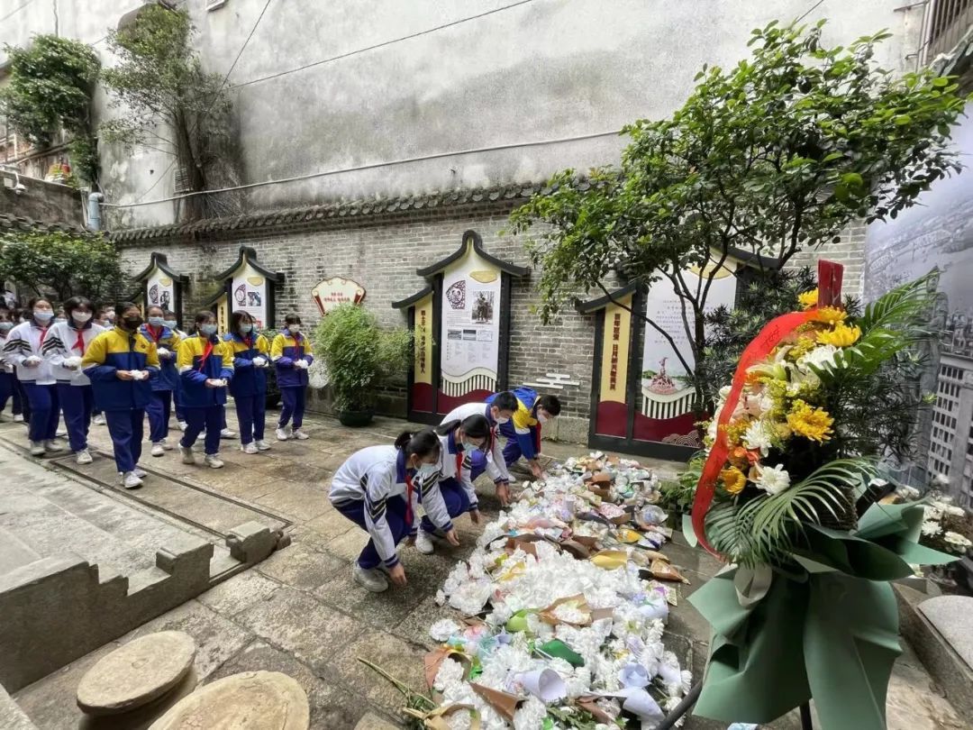 广州市真光学校开展清明祭扫活动(图1)