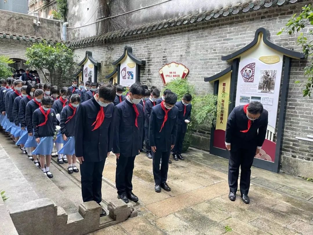 广州市真光学校开展清明祭扫活动(图4)