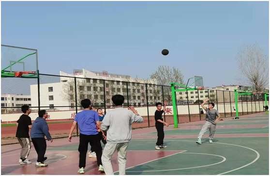 包顿水饺，加个鸡腿，打场篮球！来看我市高三“热腾腾”的校园生活