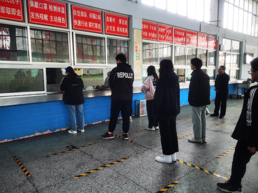 包顿水饺，加个鸡腿，打场篮球！来看我市高三“热腾腾”的校园生活