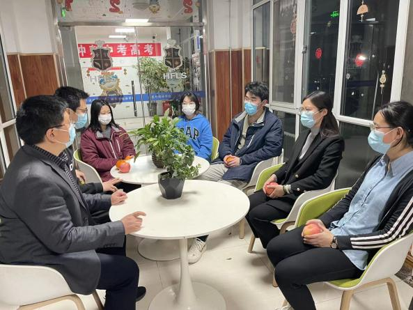 包顿水饺，加个鸡腿，打场篮球！来看我市高三“热腾腾”的校园生活