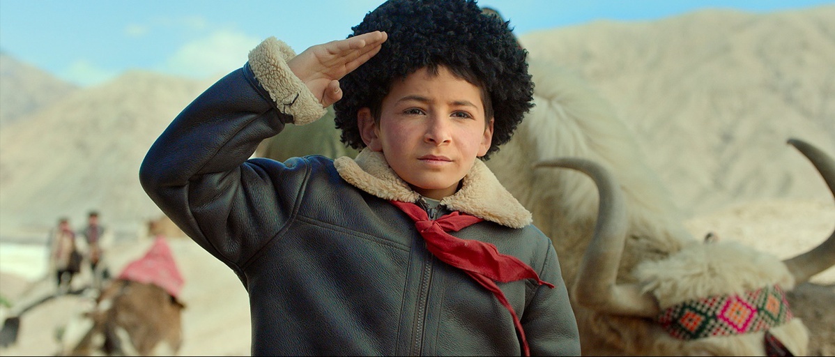 永恒时光中的神性和理性——《花儿为什么这样红》观后