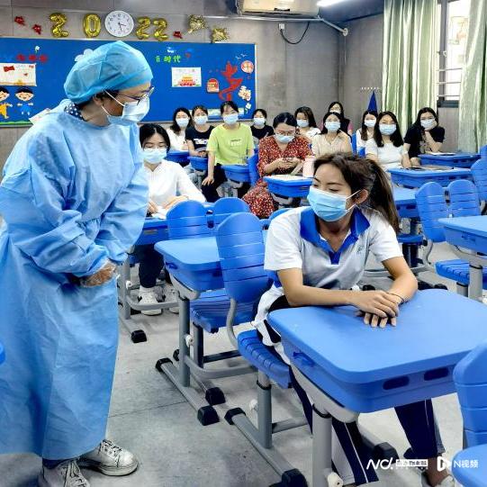 深圳市福田區(qū)皇崗中學(xué)九個(gè)年級(jí)全部回歸(圖4) 深圳市福田區(qū)皇崗中學(xué)九個(gè)年級(jí)全部回歸(圖4)