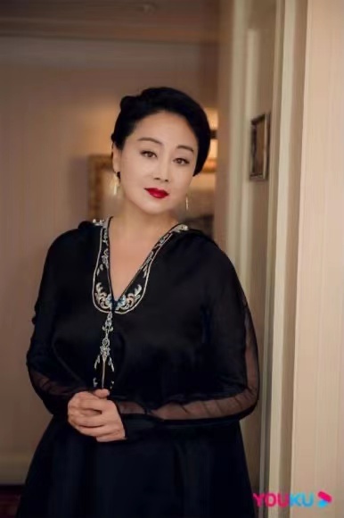 ������Ůǿ�˵��̻������ʺ󣬶Ի������������һ�ص���