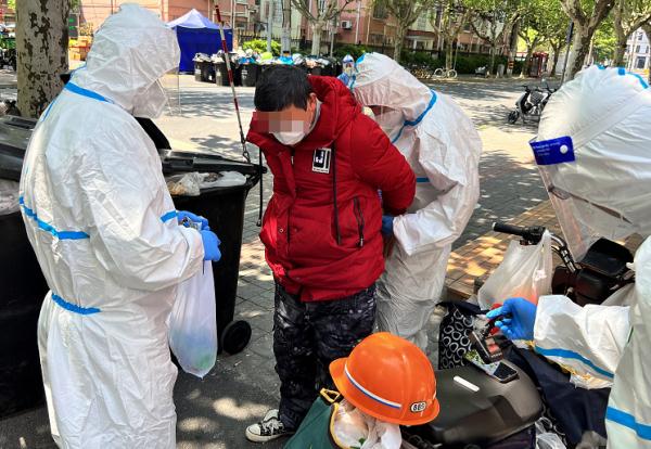 沪骑手代购6桶泡面20个鸡蛋要900(外卖骑手已被警方依法采取刑事强制措施)