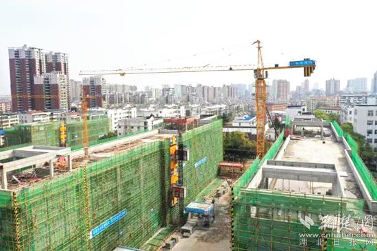 黃州區(qū)齊安學(xué)校快馬加鞭趕進(jìn)度,力保在(圖3) 黃州區(qū)齊安學(xué)校快馬加鞭趕進(jìn)度,力保在(圖3)