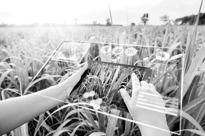 春耕田里的“黑科技”