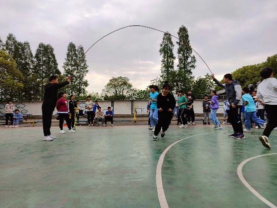 桃源县三阳港镇中学举办跳绳比赛(图4)
