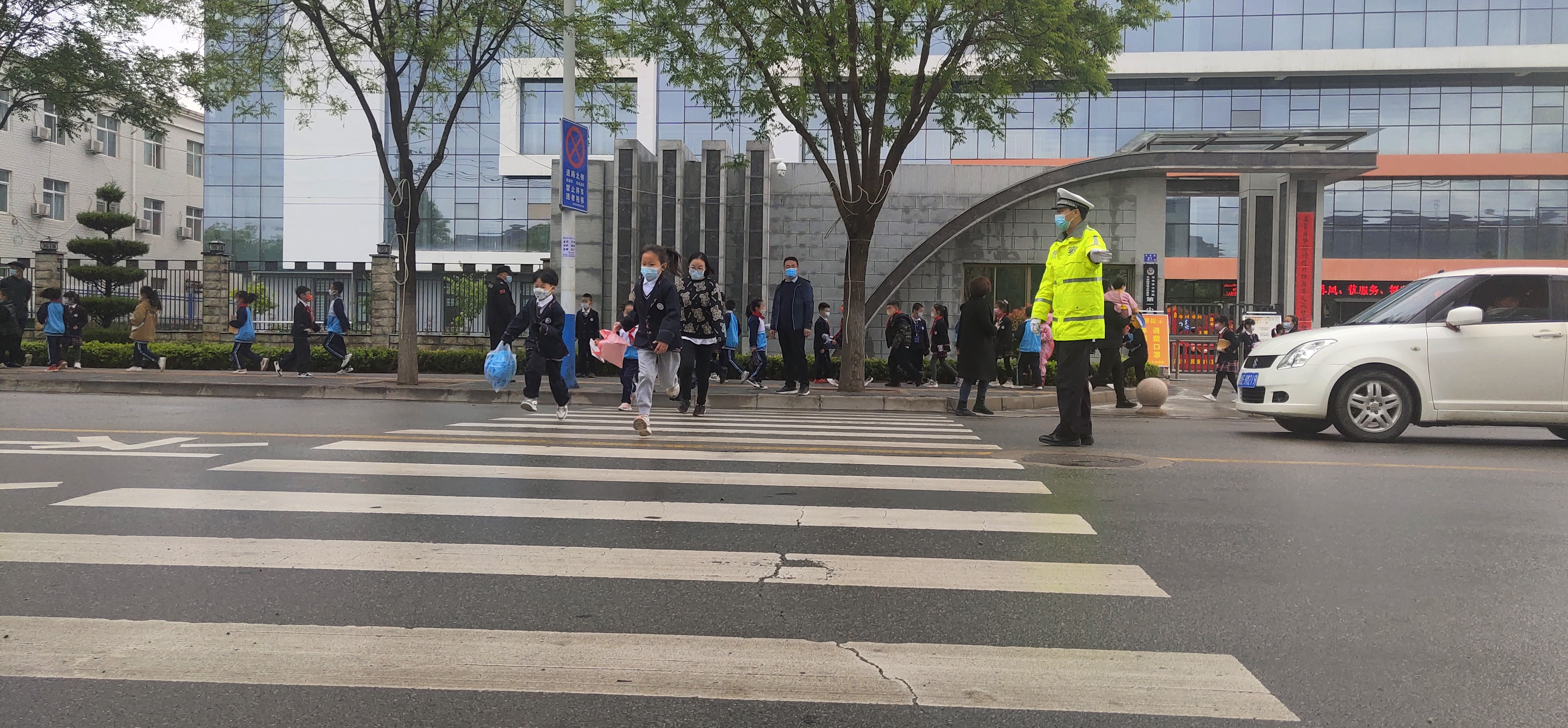 天水经济技术开发区第一小学全面复学复课(图5)